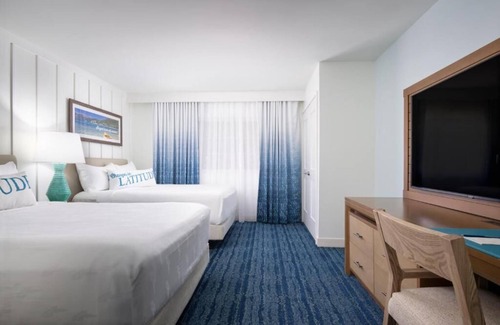 South Lake Tahoe Hotel | Ski, Soak & Sip: Indulge in Unique Experiences Awaiting You