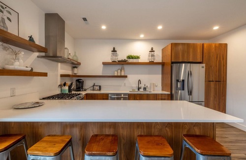 Sugar House Villa | Modern Comfort: Fast Wifi & Ski Crew in Downtown Navien Nooks