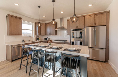 Park City Ski Chalet | Experience Ski&Tee Mountain Chalet: Hot Tub & Game Room Fun
