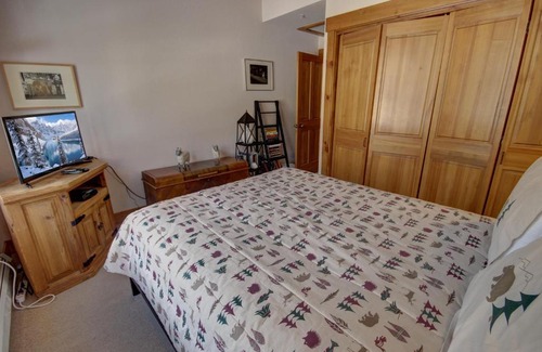 Keystone House | Explore Ski Tip Ranch: Family-Friendly Retreat with a Hot Tub