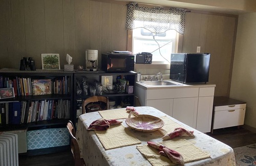 Salem House | Explore Ski Vermont: Family-Friendly Retreat with Spa