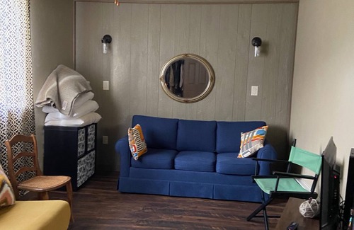 Salem House | Explore Ski Vermont: Family-Friendly Retreat with Spa