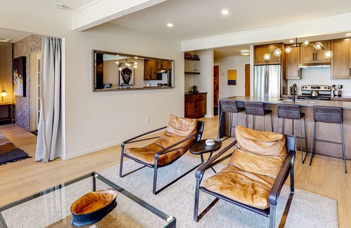 Purgatory Condo | Cozy Ski View Condo with Fireplace & Hot Tub Amenities