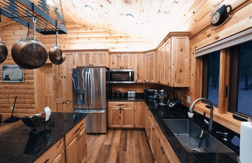 Jay Ski Chalet | Experience Deer Pine Chalet: A Guest Rated 10/10 Retreat