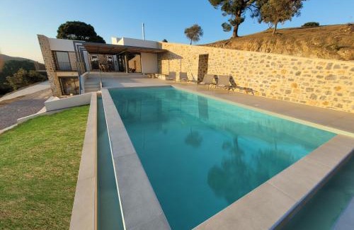 Agia Paraskevi Villa | Unwind at Skiathea Villas: Oceanfront Bliss & Top Reviews
