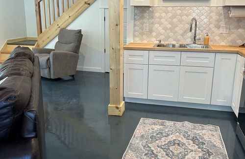 Sperry House | Exceptional Skiatook Lake Guest House with Spa and Hot Tub