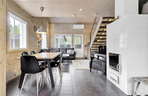 Pelkosenniemi Ski Chalet | Pet-Friendly Getaway at Skicamp 3 - Guest Rated 10/10