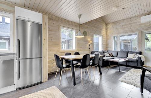 Pelkosenniemi Ski Chalet | Pet-Friendly Getaway at Skicamp 3 - Guest Rated 10/10