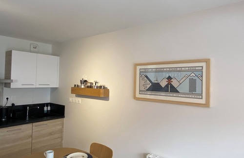Oz Apartment | Guest Rated 9.8: Ski-in/Ski-out Stay at Skicycleoisans