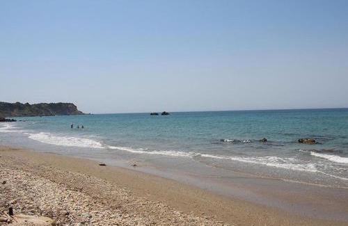 Agios Matthaios House | Stunning Skidi Beach House with Oceanfront Pool & Views