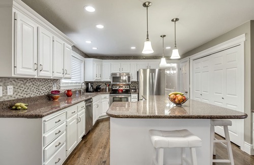 Sandy House | Ideal Skiers Retreat: Spacious Home Near Resorts & Downtown