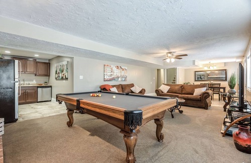 Sandy House | Ideal Skiers Retreat: Spacious Home Near Resorts & Downtown