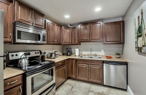 Sandy House | Ideal Skiers Retreat: Spacious Home Near Resorts & Downtown