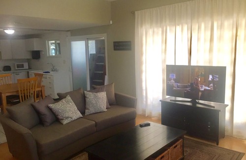 Murray House | Premier Skiers' Retreat with Spa & Pet-Friendly Amenities