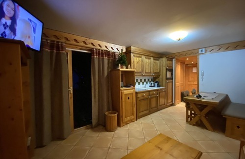 Reberty Apartment | Experience Skiing and Après-Ski at Our Cozy Residence