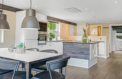 Hojslev House | Cozy Retreat - Steps from the Inlet, Ideal for Families