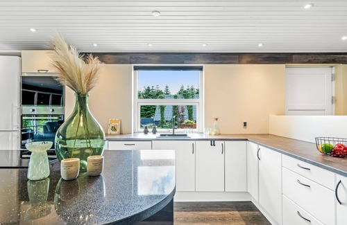Hojslev House | Cozy Retreat - Steps from the Inlet, Ideal for Families