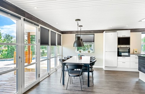 Hojslev House | Cozy Retreat - Steps from the Inlet, Ideal for Families