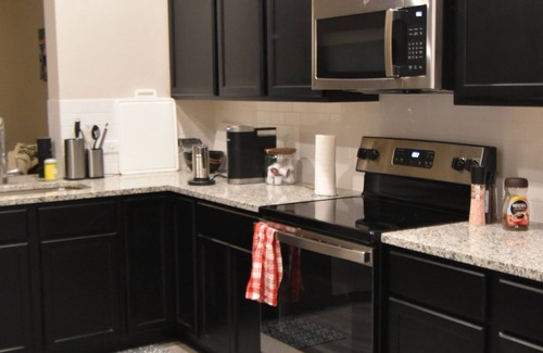 College Station House | Escape the Gameday Rush: Family-Friendly Hotel with Breakfast