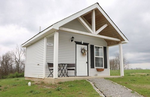 Dry Ridge Cottage | Convenient Stay at Skipper, Steps from the Ark Encounter