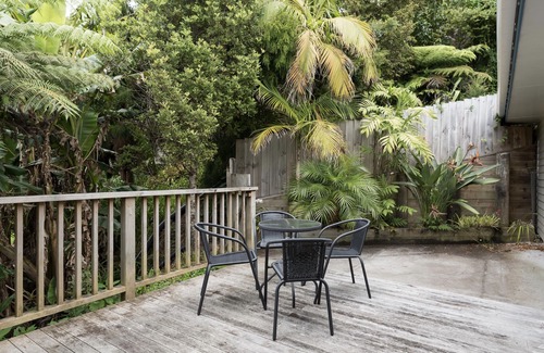 Paihia Cottage | Oceanfront Escape at Skipper's Haven - Rated 9.8/10