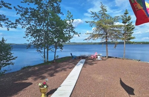 Point Leamington Cottage | Pet-Friendly Skipper's View Cottage by the Sea Awaits You