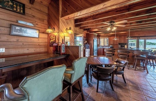 Put-in-Bay House | Lakefront Escape at Skipper’s Pine Haven - Perfect for Families