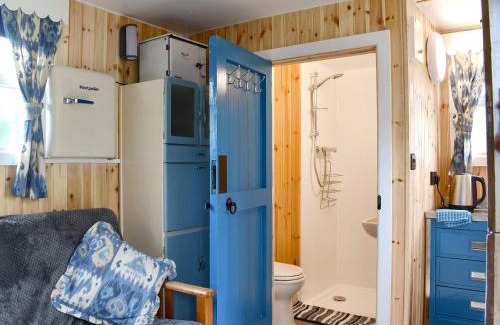 Cononley House | Pet-Friendly Retreat at Skipton Shepherds Hut - Dales View
