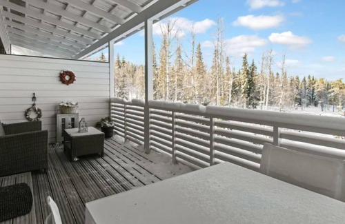 Kehys-Kainuu House | Charming Lake View Getaway at Skivillas 78 ukkohalla