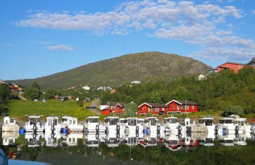 Skjervoy Resort | Experience Skjervøy Lodge: Oceanfront Getaway with Hot Tub