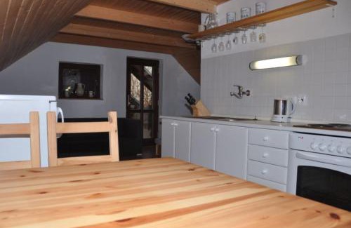 Velke Bilovice Apartment | Family-Friendly Retreat at Sklípek u kapličky - 9/10 Rated