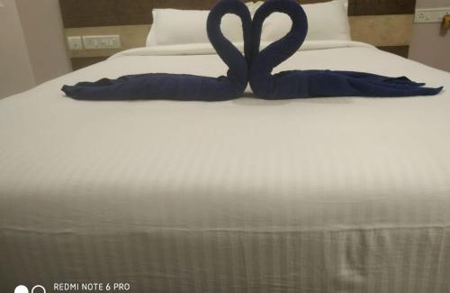 Periamet Hotel | Budget-Friendly Stay at SKM REGENCY with Breakfast Included