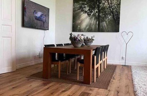 Lovestad Apartment | Inviting Skolan i Näsby Lägenhet D - Child-Friendly Stay