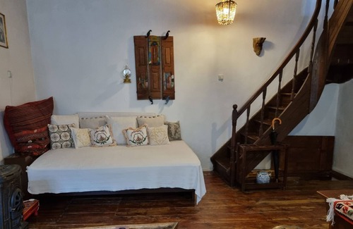 Glossa House | Skopelos- Iris - Your Traditional Home