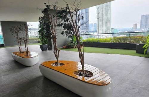 Central District Apartment | Relax at SKS Pavilion: 4-Star Oceanfront Retreat