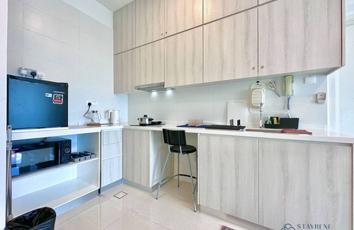 Central District Condo | Top-Rated SKS Pavillion Residences with Pool & Breakfast