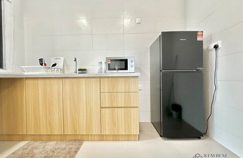 Central District Condo | Top-Rated SKS Pavillion Residences with Pool & Breakfast
