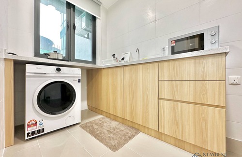 Central District Condo | Top-Rated SKS Pavillion Residences with Pool & Breakfast