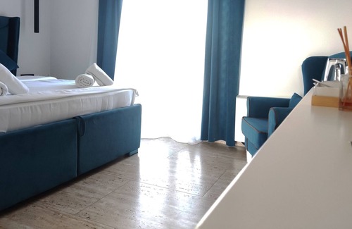 Leskovac Apartment | Cozy Sky Apartmani: Pet-Friendly Retreat with Ocean View