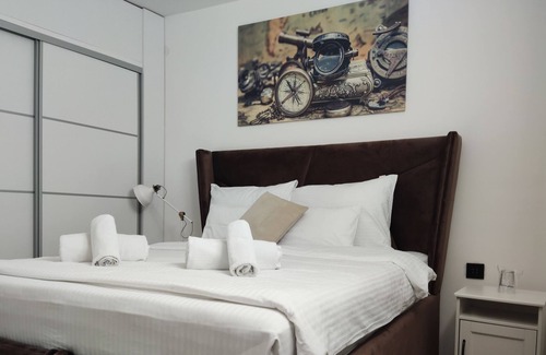 Leskovac Apartment | Cozy Sky Apartmani: Pet-Friendly Retreat with Ocean View
