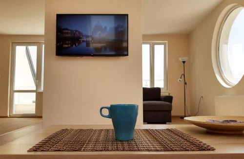 Ruse Center Apartment | Pet-Friendly Sky Blue Danube Apartment in Ruse - Rated 9.5
