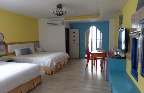 Sail Rock Beach House | Guest Rated 10/10 at Sky Blue Ocean B&B - Family Friendly!