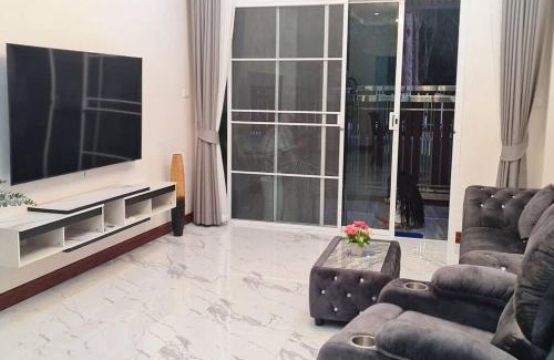 Krabi Villa | Discover Sky Blue Pool Villa Aonang - Rated 10/10 Stay