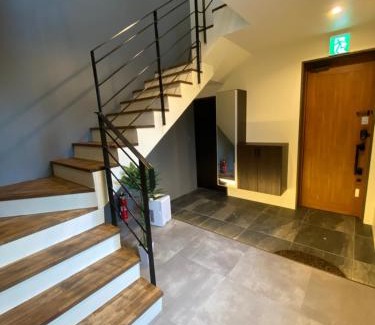 Yomitan Villa | Family-Friendly Sky Blue Villa沖縄 with Relaxing Hot Tub
