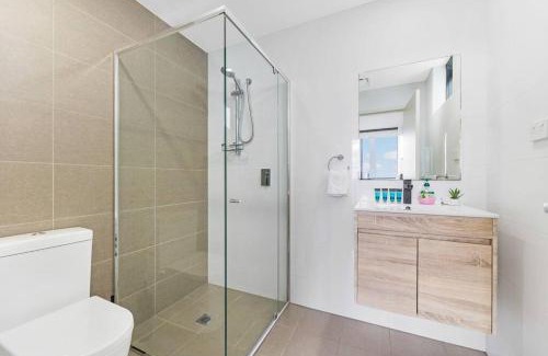 Parramatta Apartment | Convenient Sky-City Apt Near Train & Shopping Attractions
