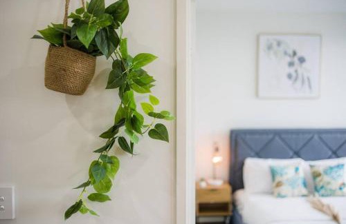 Parramatta Apartment | Convenient Sky-City Apt Near Train & Shopping Attractions