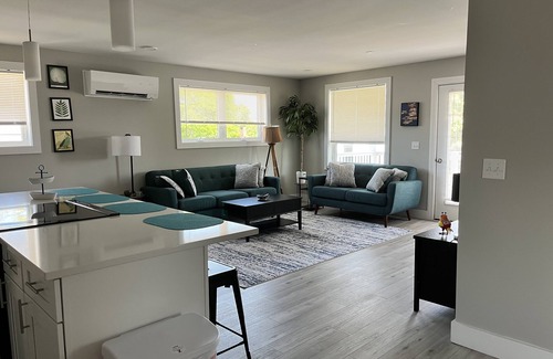 Old Orchard Beach Condo | Steps from the Beach: Oceanfront Hotel with Pet-Friendly Amenities