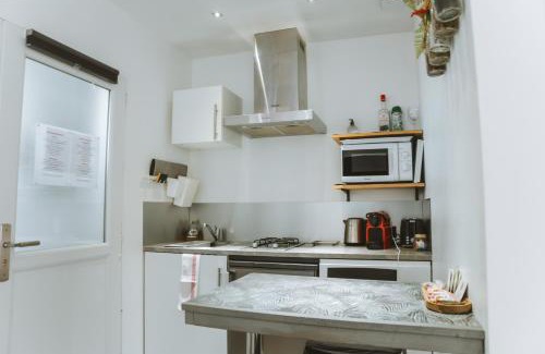 Laveyron House | Cozy SKY Appartement with Private Parking & Garden Access