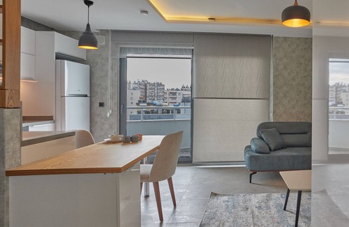 Cukurova Apartment | Sky Garden Suites: Pet-Friendly Retreat with Pool Access