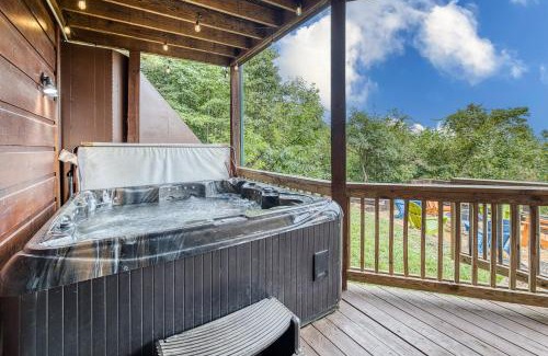 Blue Ridge House | Sky High Lodge: Six Bedrooms with Game Room & Ocean Views